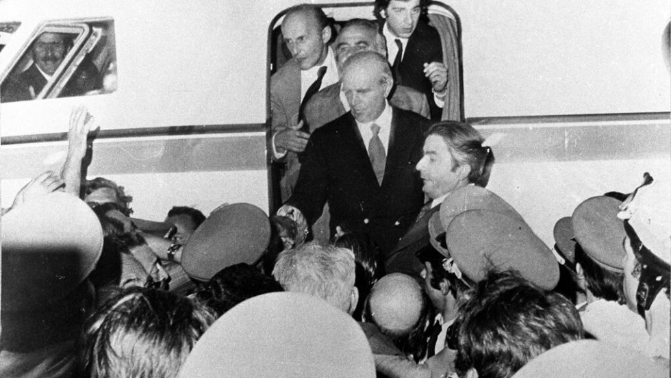 Αφιξη του Κωνσταντίνου Καραμανλή στις 2 το πρωί της 24ης Ιουλίου του 1974